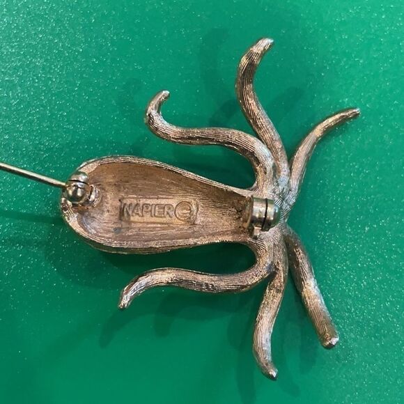 Vintage signed Napier gold-tone Octopus Brooch/Pin - Picture 5 of 6